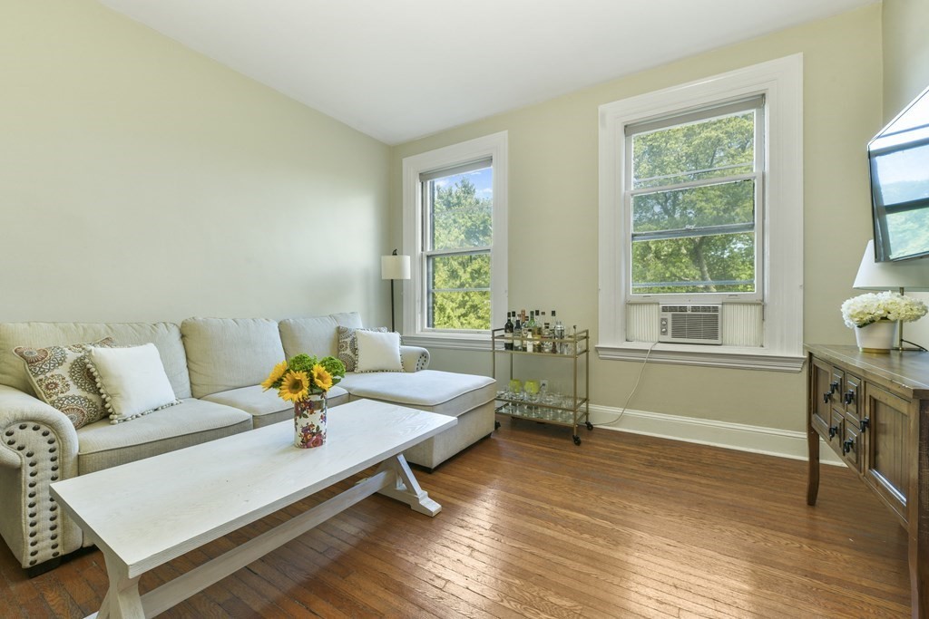 1 bed, 1 bath apartment for rent at 1060 Beacon St Unit 12, Coolidge Corner