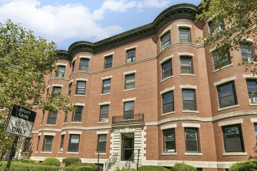 1 bed, 1 bath apartment for rent at 1060 Beacon St Unit 12, Coolidge Corner — photo 13 of 14