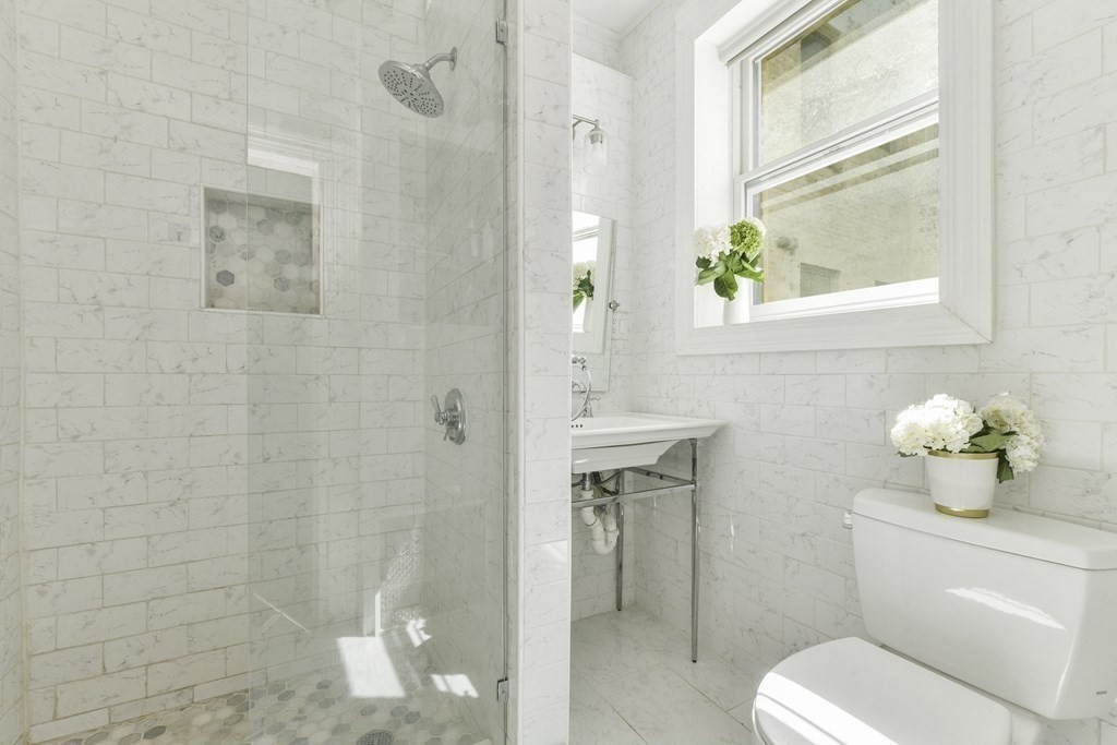 1 bed, 1 bath apartment for rent at 1060 Beacon St Unit 12, Coolidge Corner — photo 9 of 14