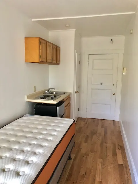 Studio bed, 1 bath apartment for rent at 1061 Beacon St Unit 14A, Longwood — photo 2 of 4