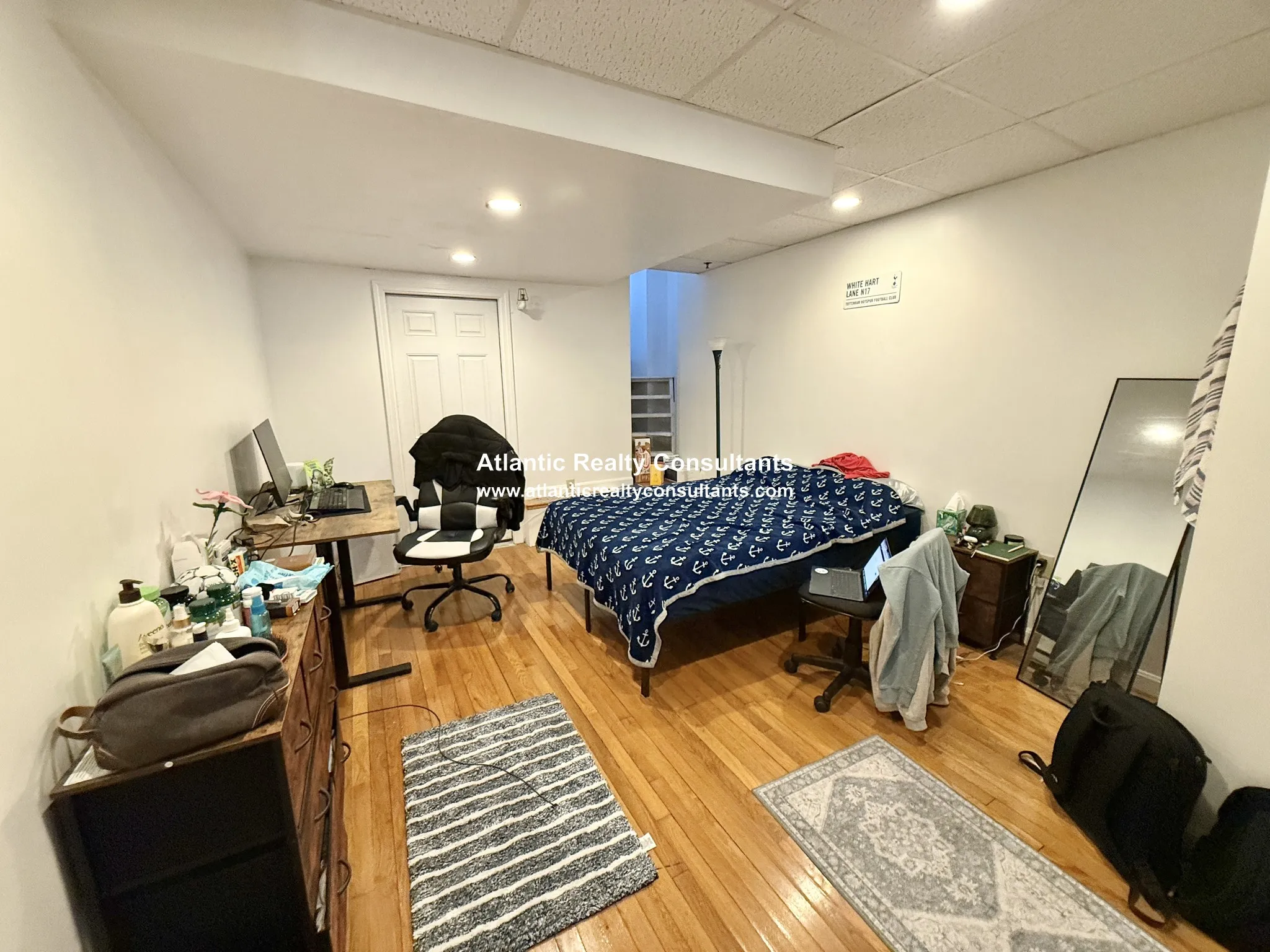 3 bed, 2 bath apartment for rent at 1061 Beacon St Unit 1B, Longwood — photo 4 of 15