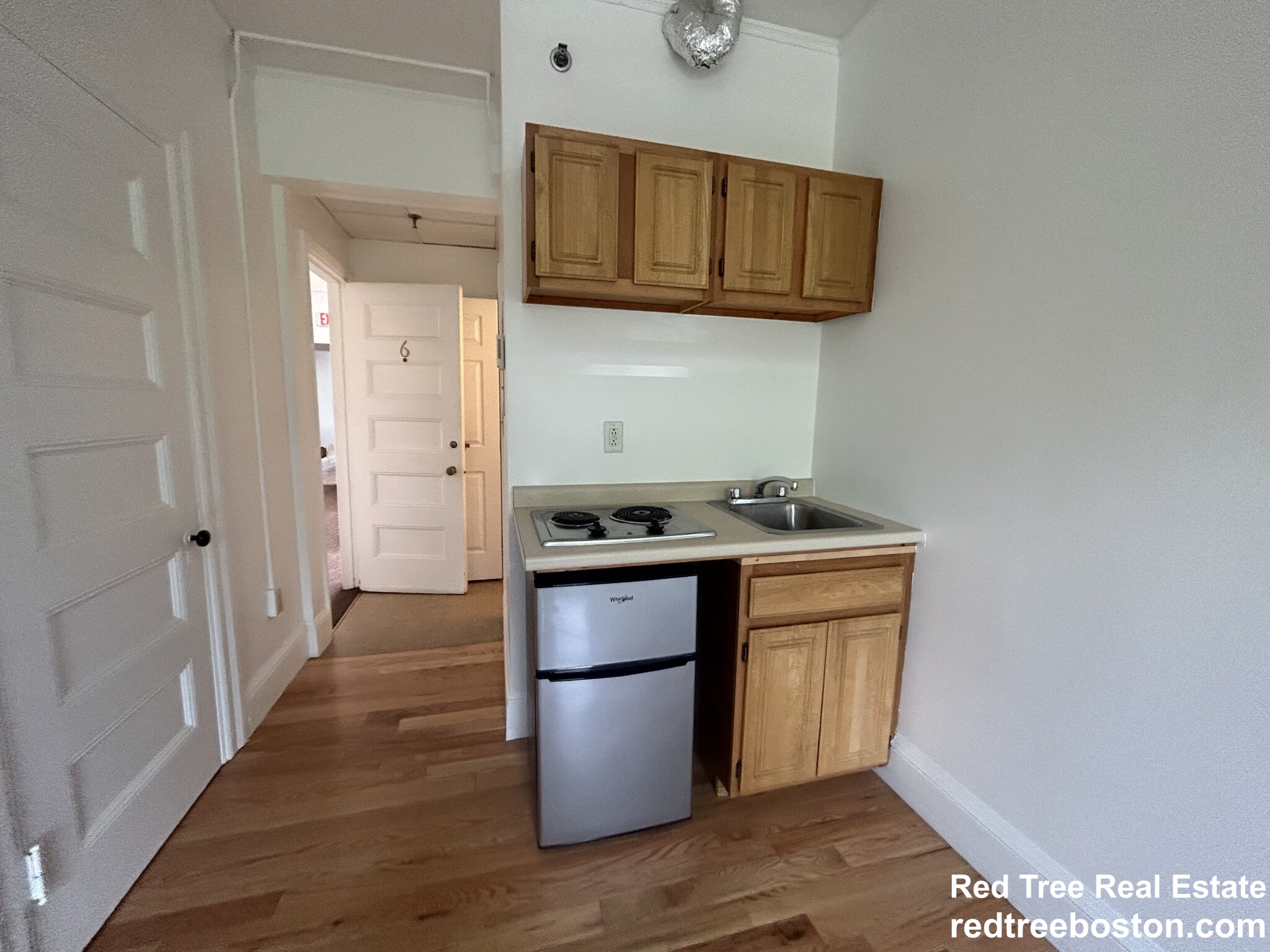 Studio bed, 1 bath apartment for rent at 1061 Beacon St Unit 6, Longwood — photo 5 of 12