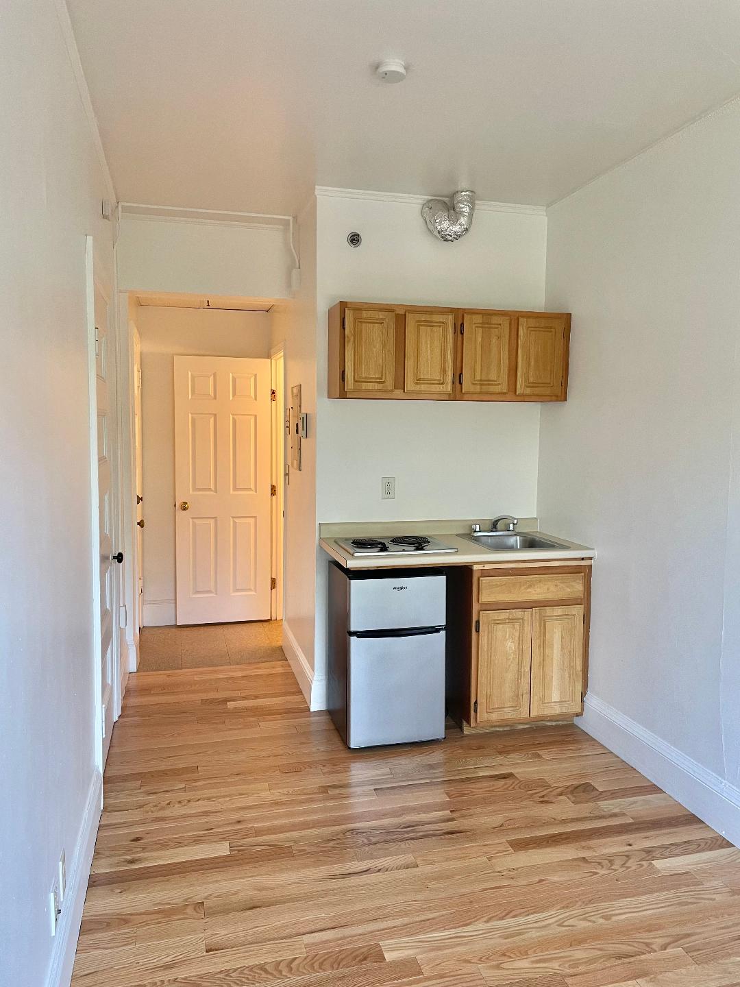 Studio bed, 1 bath apartment for rent at 1061 Beacon St Unit 6, Longwood — photo 9 of 12