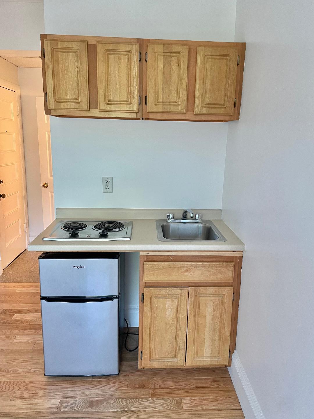 Studio bed, 1 bath apartment for rent at 1061 Beacon St Unit 6, Longwood — photo 11 of 12