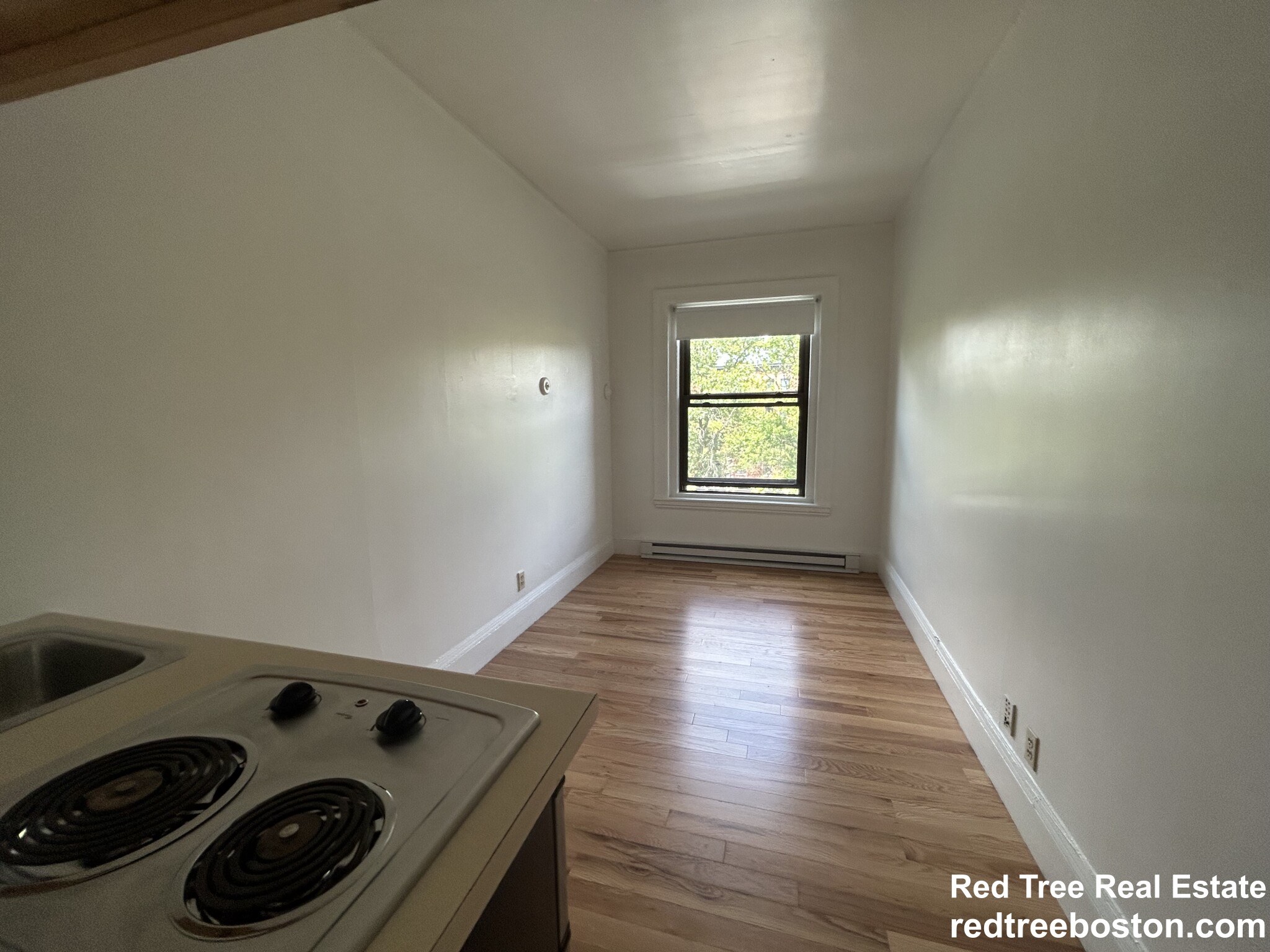 Studio bed, 1 bath apartment for rent at 1061 Beacon St Unit 6, Longwood — photo 6 of 12
