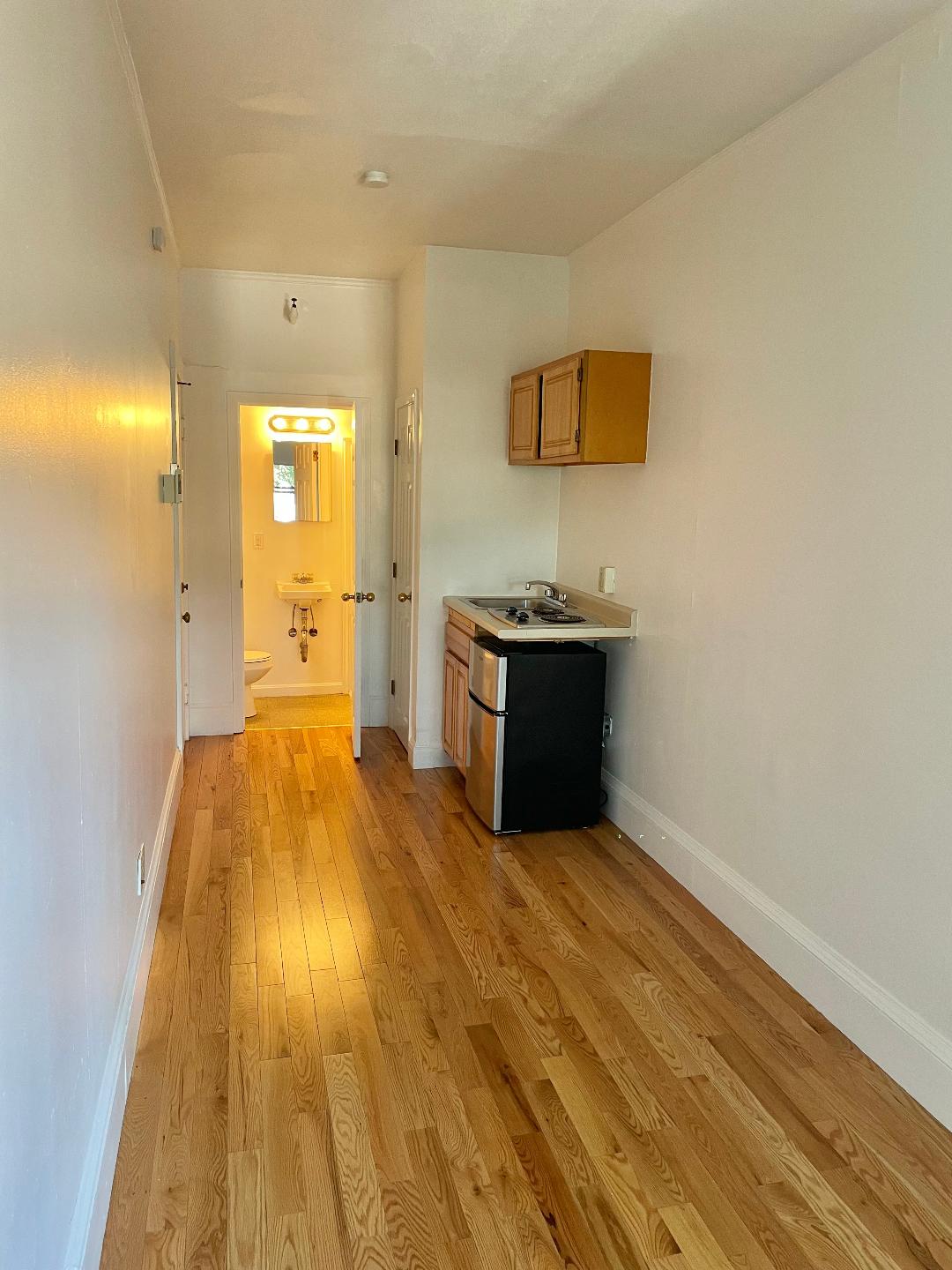 Studio bed, 1 bath apartment for rent at 1061 Beacon St Unit 8, Longwood — photo 2 of 8
