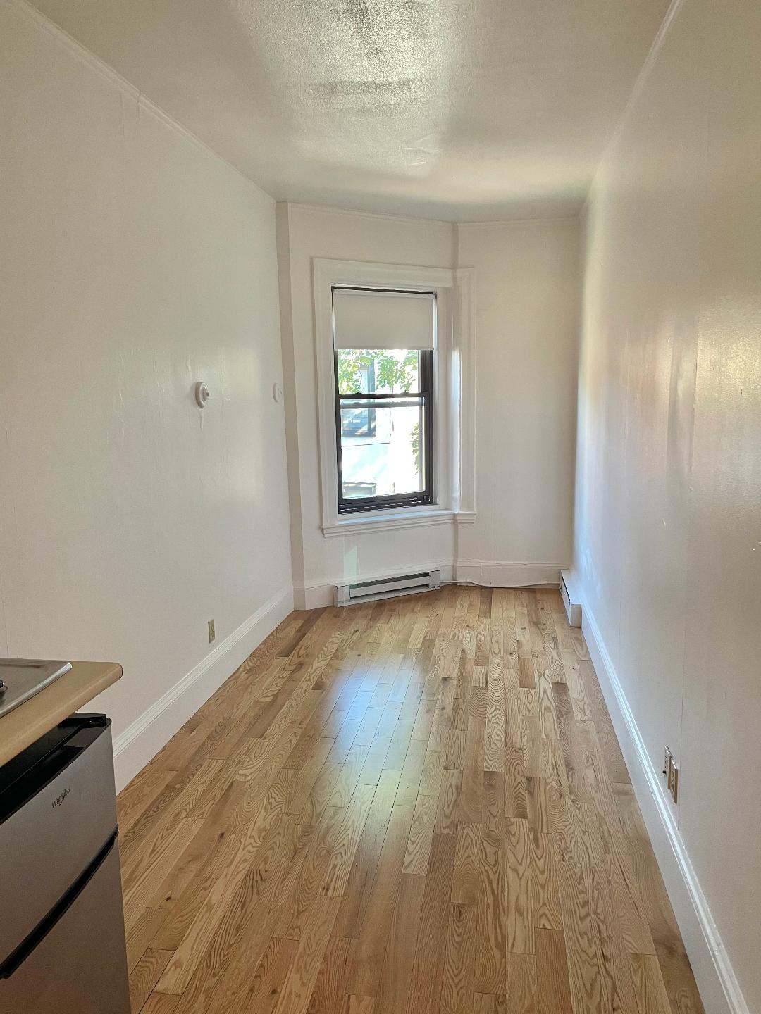Studio bed, 1 bath apartment for rent at 1061 Beacon St Unit 8, Longwood — photo 3 of 8