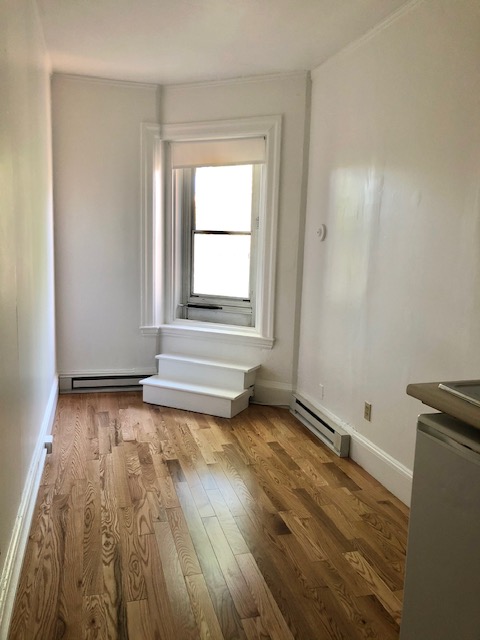 Studio bed, 1 bath apartment for rent at 1061 Beacon St Unit 9, Longwood — photo 3 of 7