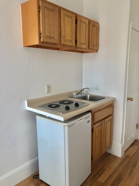 Studio bed, 1 bath apartment for rent at 1061 Beacon St Unit 9, Longwood — photo 1 of 7