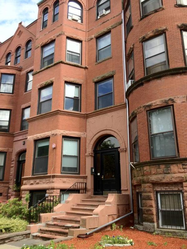 Studio bed, 1 bath apartment for rent at 1061 Beacon St Unit 9, Longwood — photo 6 of 7
