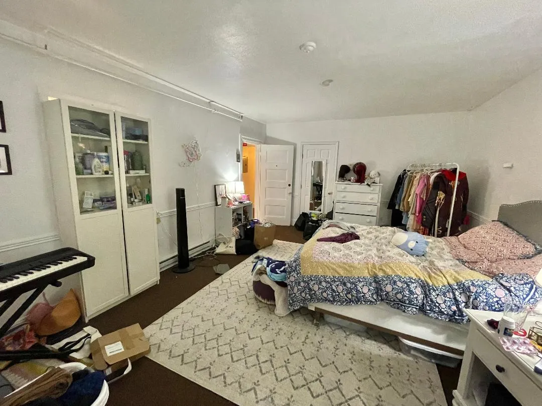 3 bed, 2 bath apartment for rent at 1061 Beacon St Unit B, Longwood — photo 4 of 11