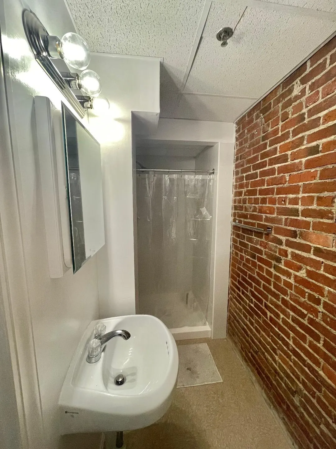 3 bed, 2 bath apartment for rent at 1061 Beacon St Unit B, Longwood — photo 6 of 11