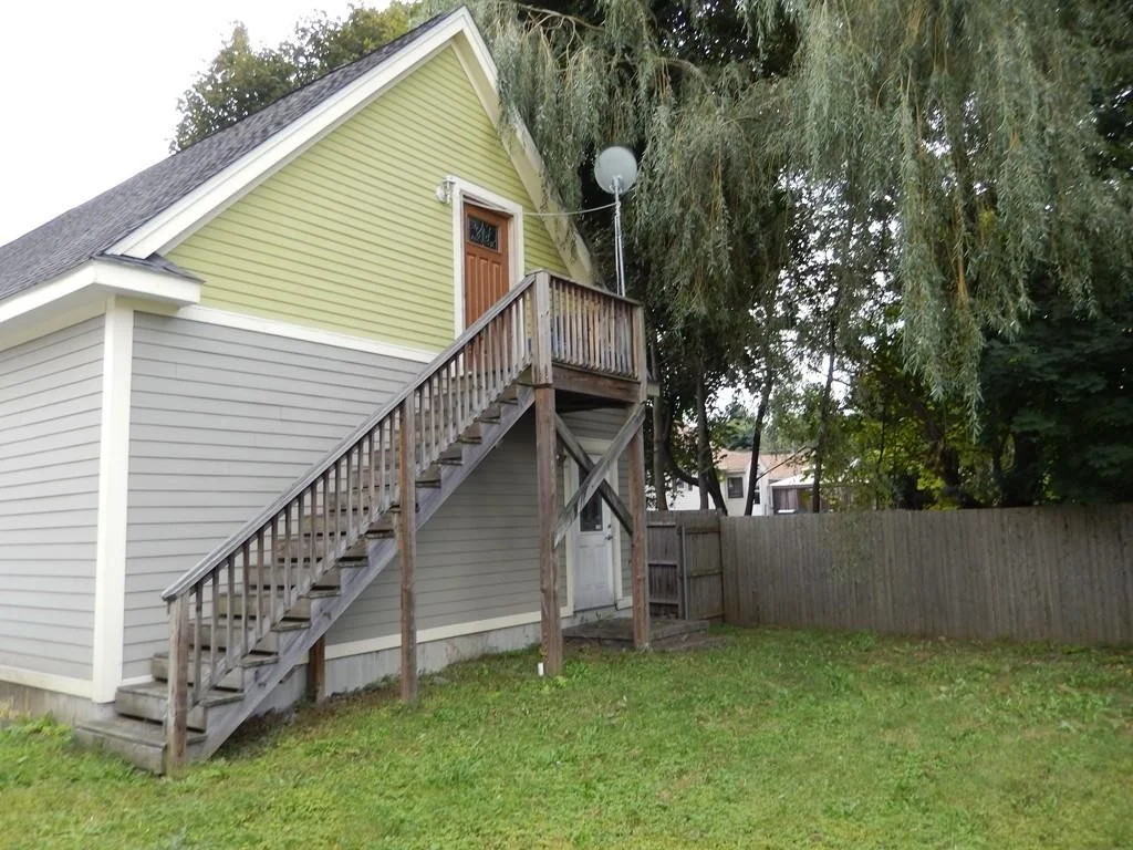 1 bed, 1 bath apartment for rent at 1061 West Boylston St Unit 2, Worcester — photo 2 of 19