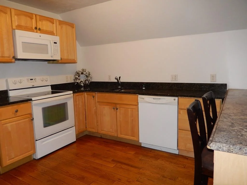 1 bed, 1 bath apartment for rent at 1061 West Boylston St Unit 2, Worcester — photo 4 of 19