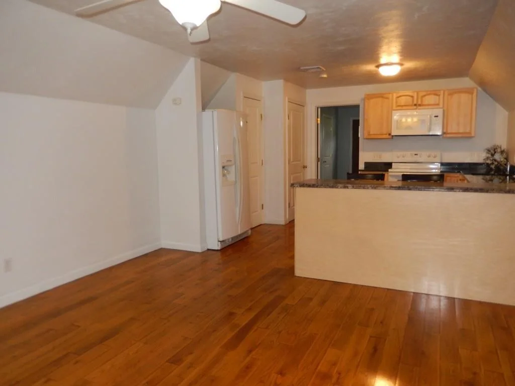 1 bed, 1 bath apartment for rent at 1061 West Boylston St Unit 2, Worcester — photo 8 of 19