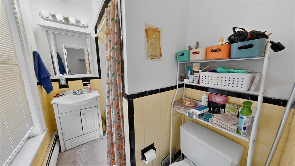 Studio bed, 1 bath apartment for rent at 1063 Beacon St Unit 2, Coolidge Corner — photo 10 of 11