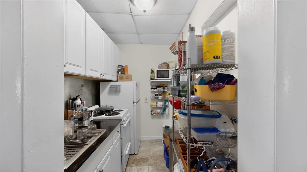 Studio bed, 1 bath apartment for rent at 1063 Beacon St Unit 2, Coolidge Corner — photo 9 of 11