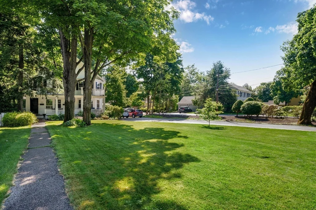 4 bed, 3 bath apartment for rent at 1063 Massachusetts Ave Unit 2, Lexington — photo 4 of 42