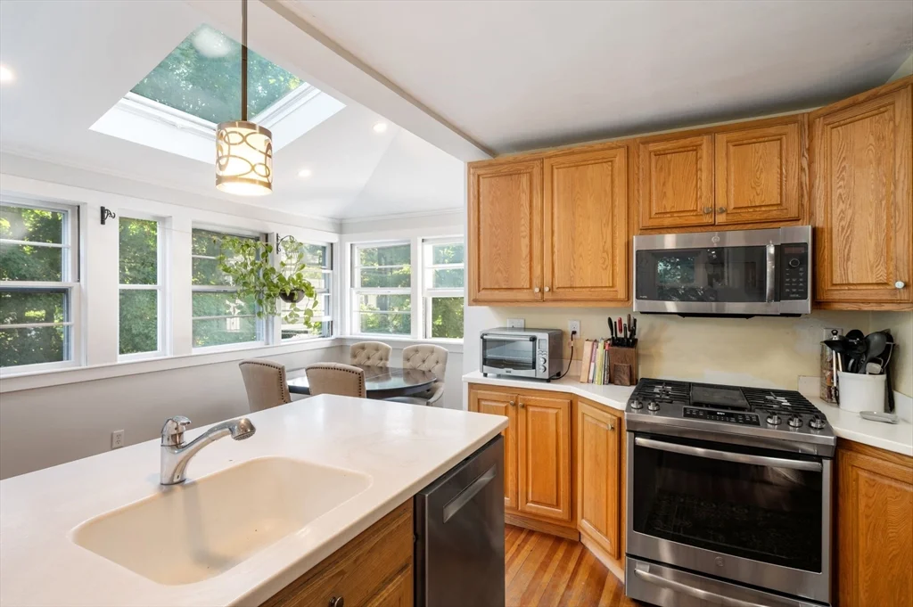 4 bed, 3 bath apartment for rent at 1063 Massachusetts Ave Unit 2, Lexington — photo 14 of 42