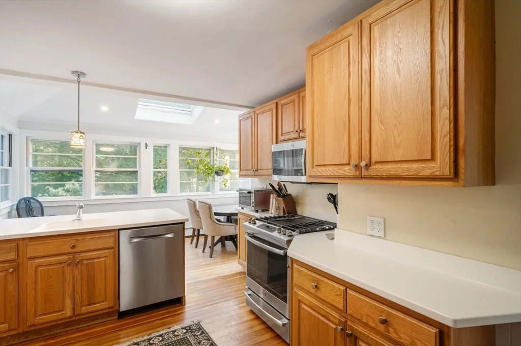 4 bed, 3 bath apartment for rent at 1063 Massachusetts Ave Unit 2, Lexington — photo 16 of 42