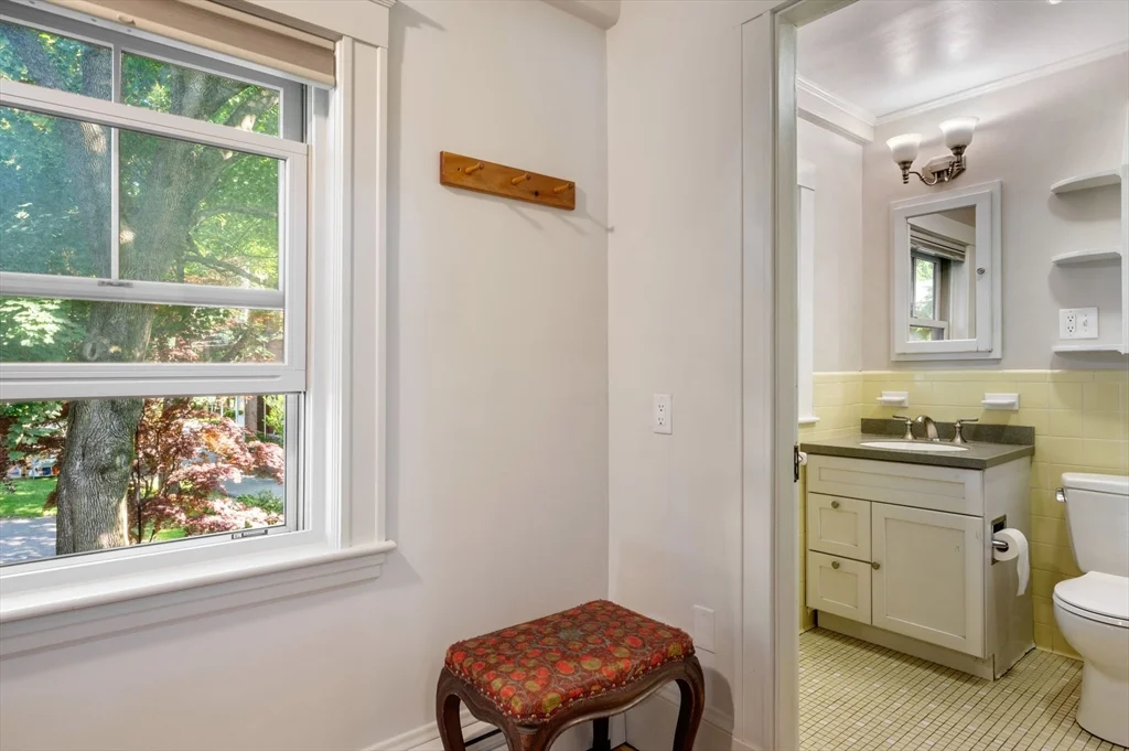4 bed, 3 bath apartment for rent at 1063 Massachusetts Ave Unit 2, Lexington — photo 19 of 42