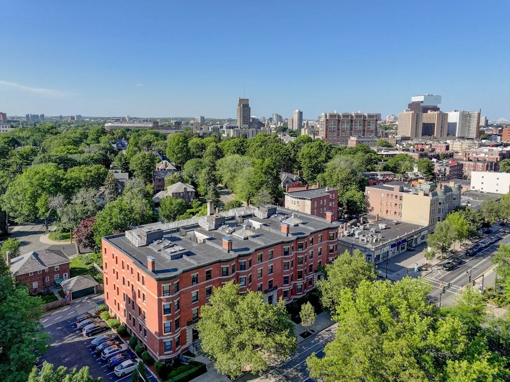 2 bed, 1 bath apartment for rent at 1064 Beacon St Unit 12A, Longwood