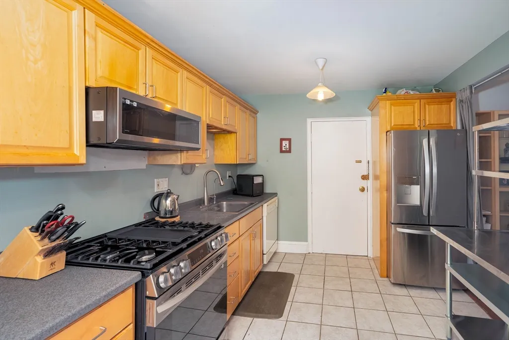 2 bed, 1 bath apartment for rent at 1064 Beacon St Unit 12A, Longwood — photo 15 of 40