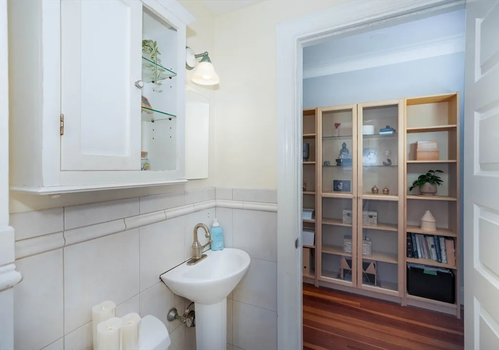 2 bed, 1 bath apartment for rent at 1064 Beacon St Unit 12A, Longwood — photo 30 of 40