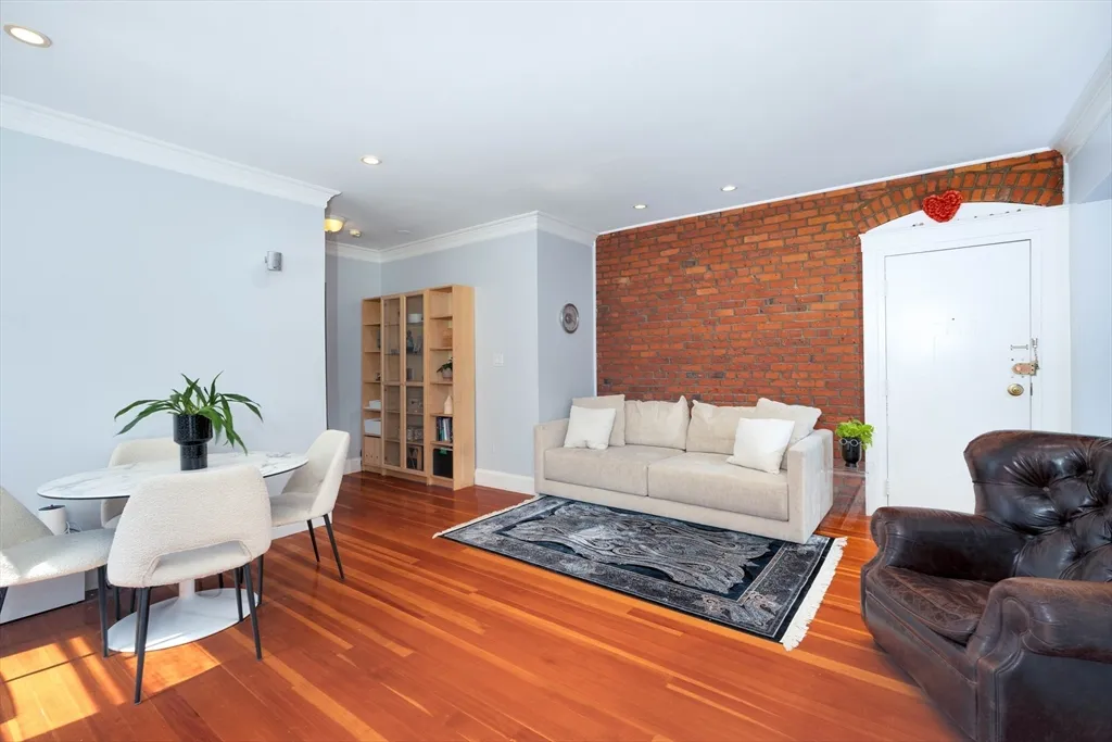 2 bed, 1 bath apartment for rent at 1064 Beacon St Unit 12A, Longwood — photo 6 of 40