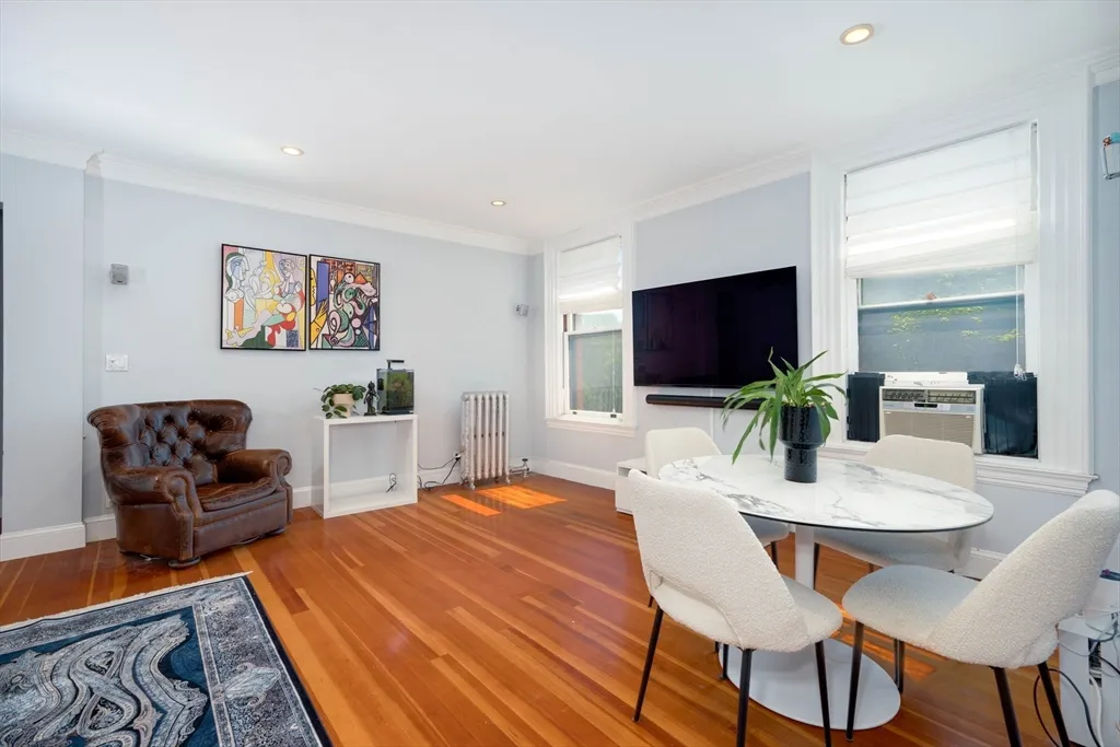 2 bed, 1 bath apartment for rent at 1064 Beacon St Unit 12A, Longwood — photo 5 of 40