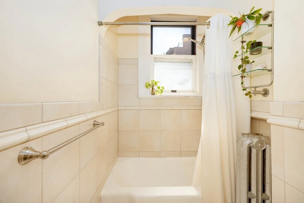 2 bed, 1 bath apartment for rent at 1064 Beacon St Unit 12A, Longwood — photo 29 of 40