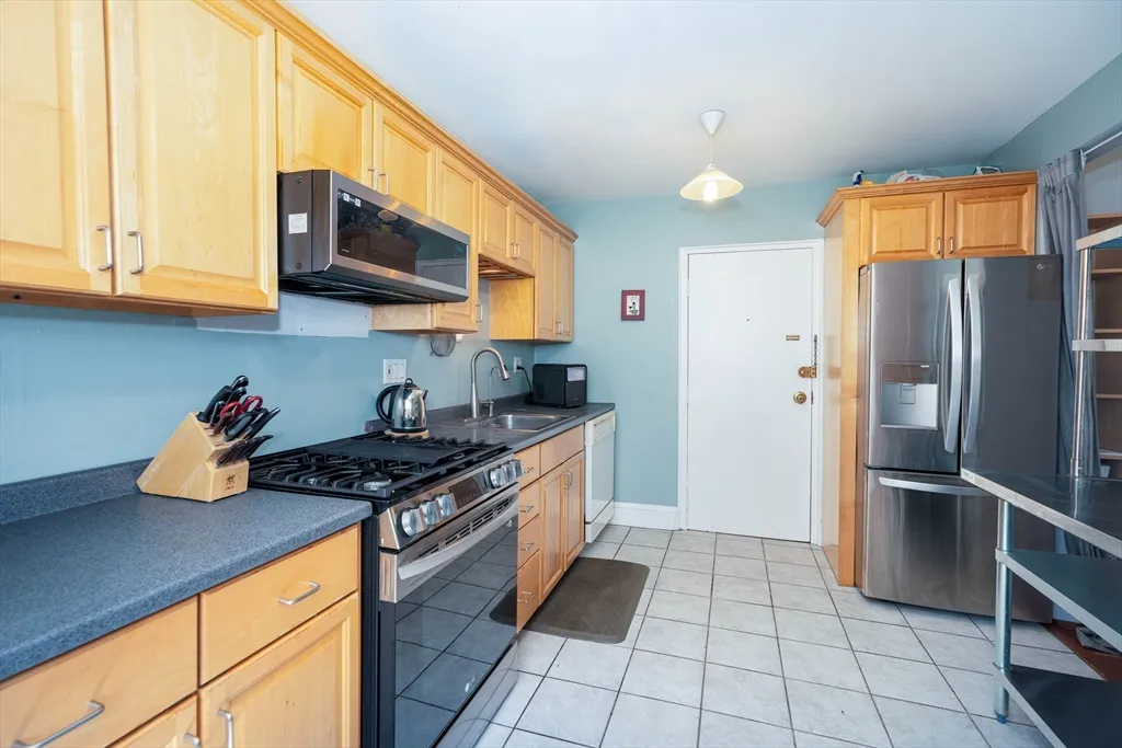 2 bed, 1 bath apartment for rent at 1064 Beacon St Unit 12A, Longwood — photo 13 of 40