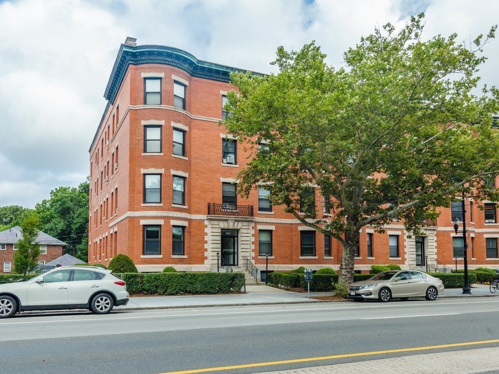 Studio bed, 1 bath apartment for rent at 1064 Beacon St Unit A, Brookline — photo 7 of 7