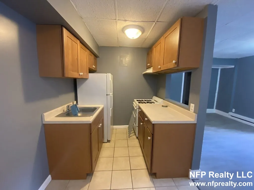 1 bed, 1 bath apartment for rent at 1064 Beacon St Unit B, Longwood