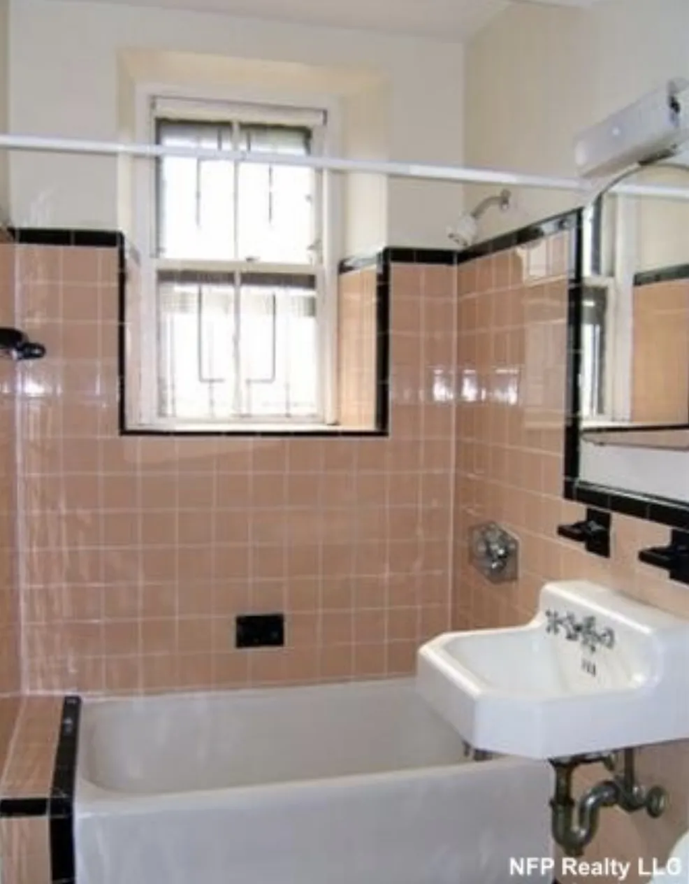 Studio bed, 1 bath apartment for rent at 1064 Beacon St Unit C, Longwood — photo 7 of 8