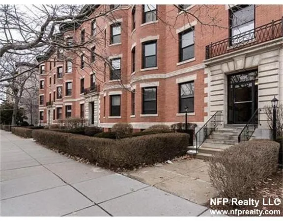 Studio bed, 1 bath apartment for rent at 1064 Beacon St Unit C, Longwood — photo 4 of 8