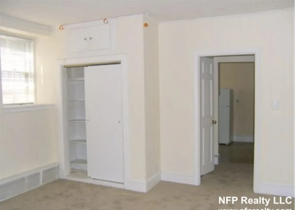 Studio bed, 1 bath apartment for rent at 1064 Beacon St Unit C, Longwood — photo 5 of 8