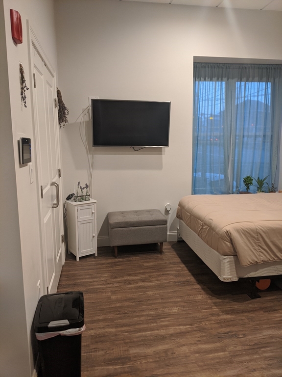 Studio bed, 1 bath apartment for rent at 1064 North Shore Rd Unit 2, Revere — photo 6 of 8