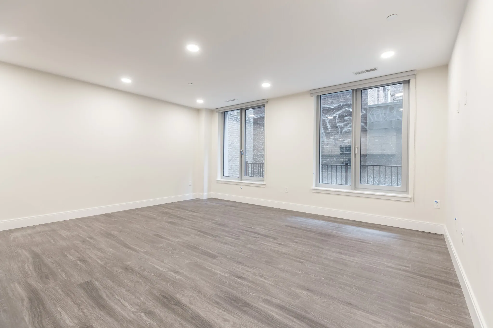 4 bed, 3 bath apartment for rent at 1065 Tremont St Unit 106, South End — photo 3 of 12