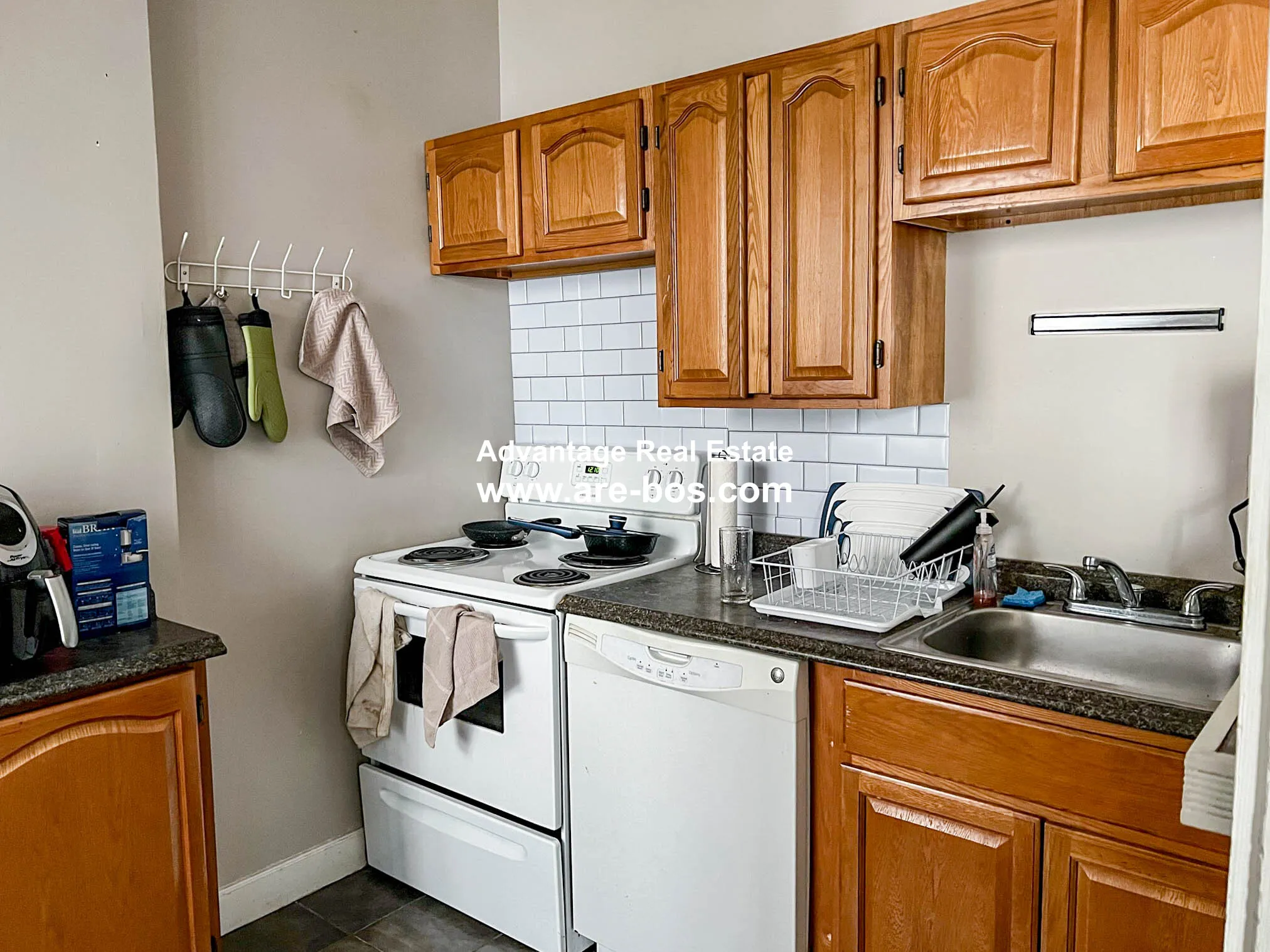 2 bed, 1 bath apartment for rent at 1066 Commonwealth Ave Unit 22, Brighton — photo 3 of 27