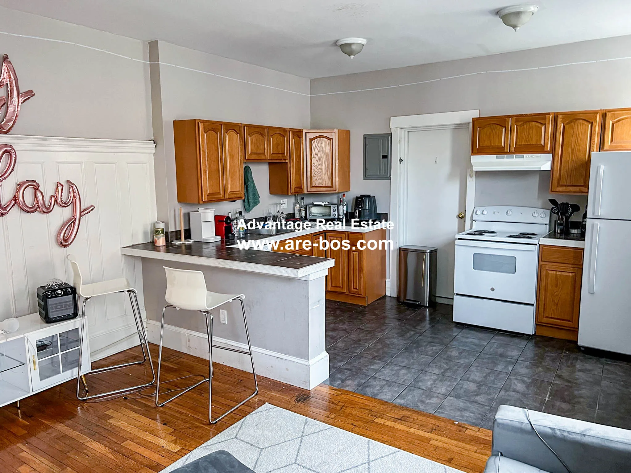 3 bed, 1 bath apartment for rent at 1066 Commonwealth Ave Unit 31, Brighton — photo 3 of 14
