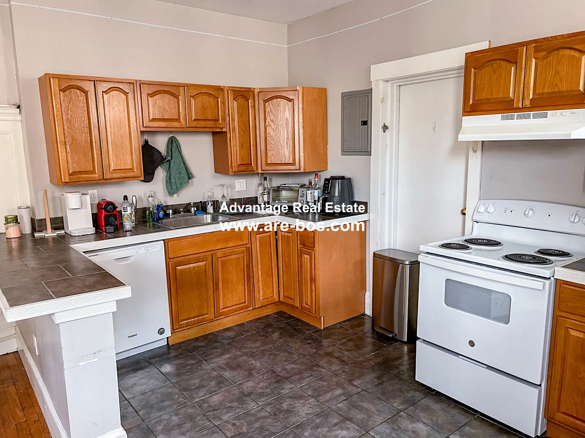 3 bed, 1 bath apartment for rent at 1066 Commonwealth Ave Unit 31, Brighton — photo 6 of 14