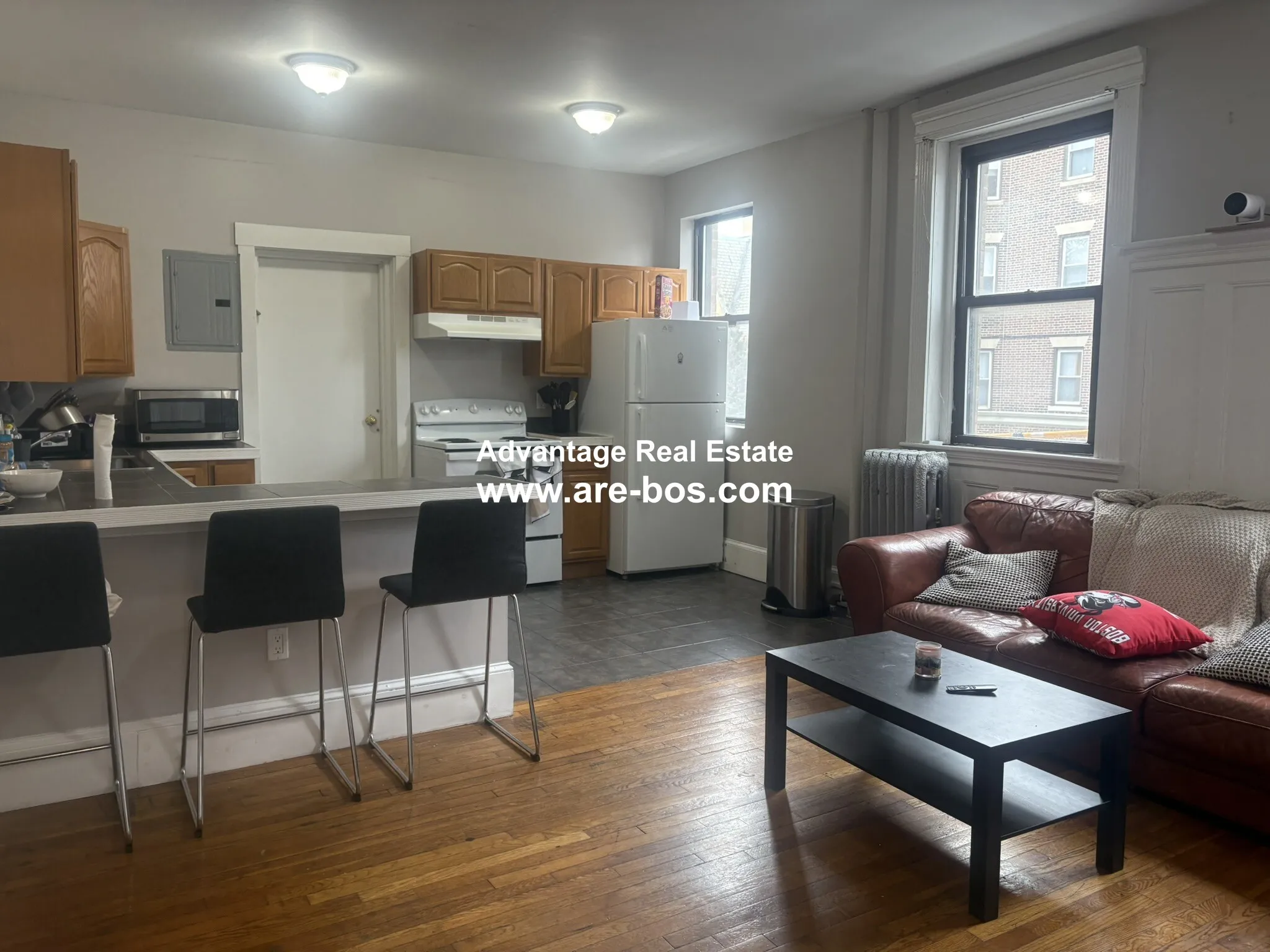 3 bed, 1 bath apartment for rent at 1066 Commonwealth Ave Unit 31 Duplicate, Brighton — photo 2 of 63