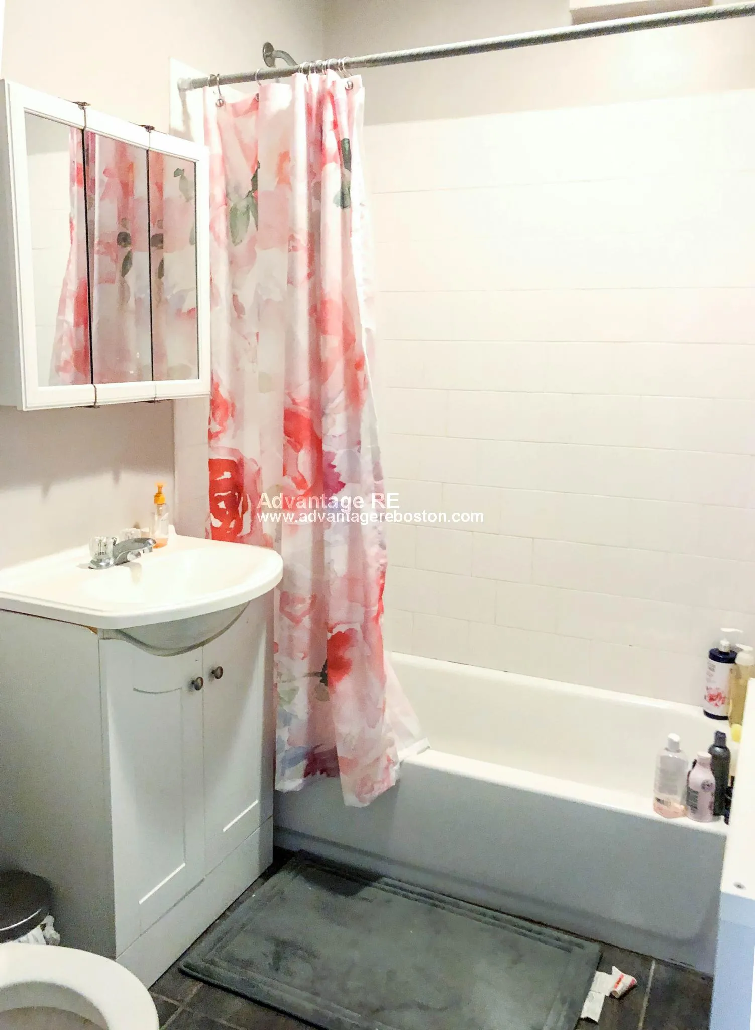 3 bed, 1 bath apartment for rent at 1066 Commonwealth Ave Unit 31 Duplicate, Brighton — photo 49 of 63