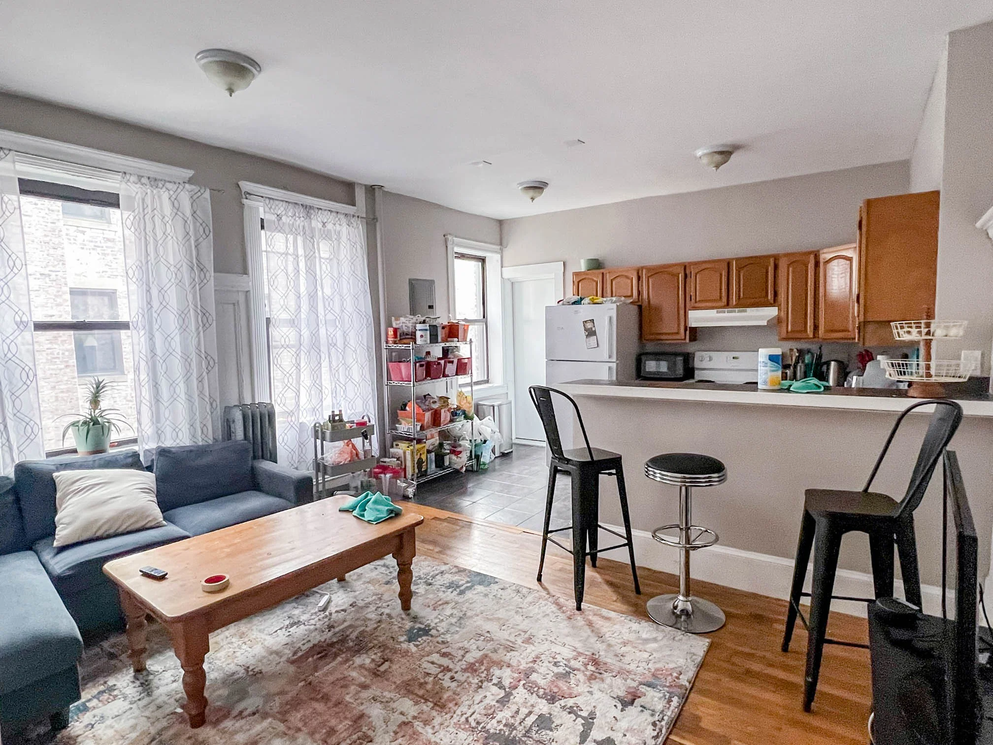 3 bed, 1 bath apartment for rent at 1066 Commonwealth Ave Unit 52, Brighton — photo 2 of 14