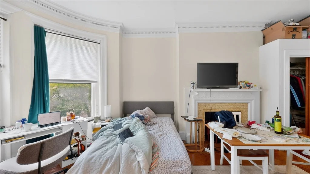 Studio bed, 1 bath apartment for rent at 1069 Beacon St Unit 2, Coolidge Corner — photo 7 of 10