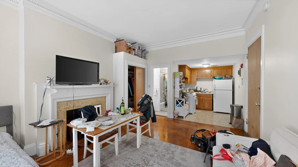 Studio bed, 1 bath apartment for rent at 1069 Beacon St Unit 2a, Longwood — photo 6 of 10