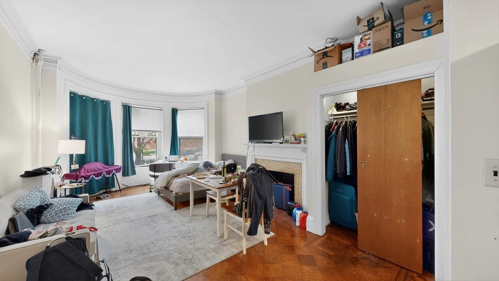 Studio bed, 1 bath apartment for rent at 1069 Beacon St Unit 2a, Longwood — photo 4 of 10