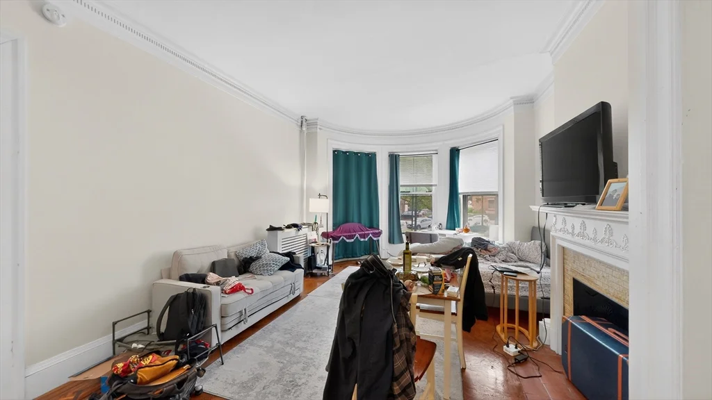Studio bed, 1 bath apartment for rent at 1069 Beacon St Unit 2a, Longwood — photo 5 of 10