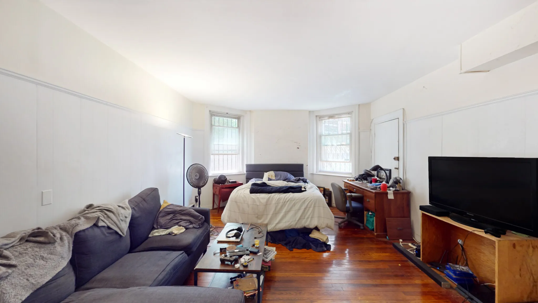 Studio bed, 1 bath apartment for rent at 1069 Beacon St Unit B, Longwood — photo 1 of 12